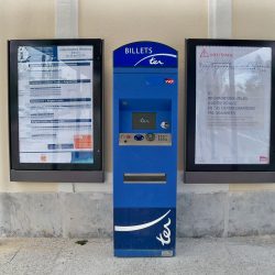 SNCF ticket machine TER